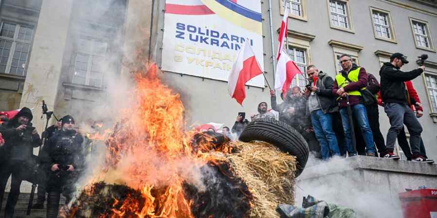 Large-scale farmer protests take place in Poland - Polsat